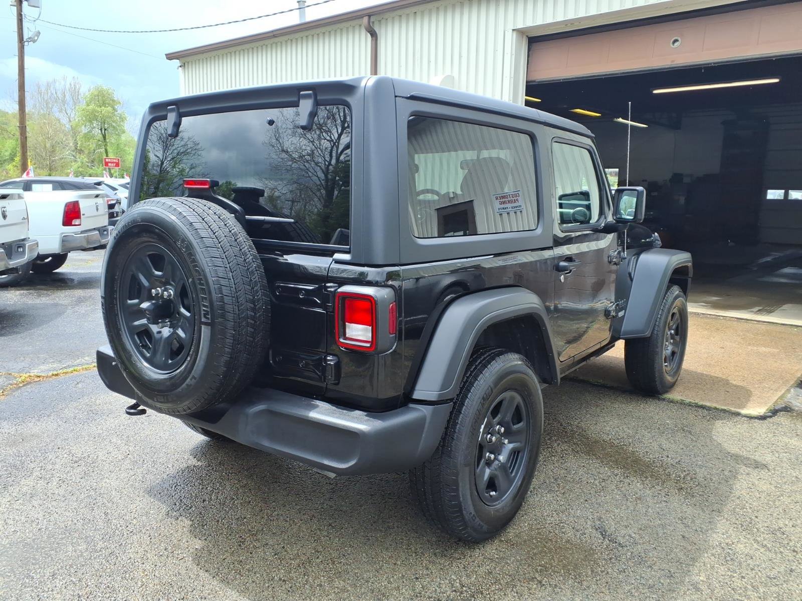 Used 2021 Jeep Wrangler Sport AWD/4WD image 3