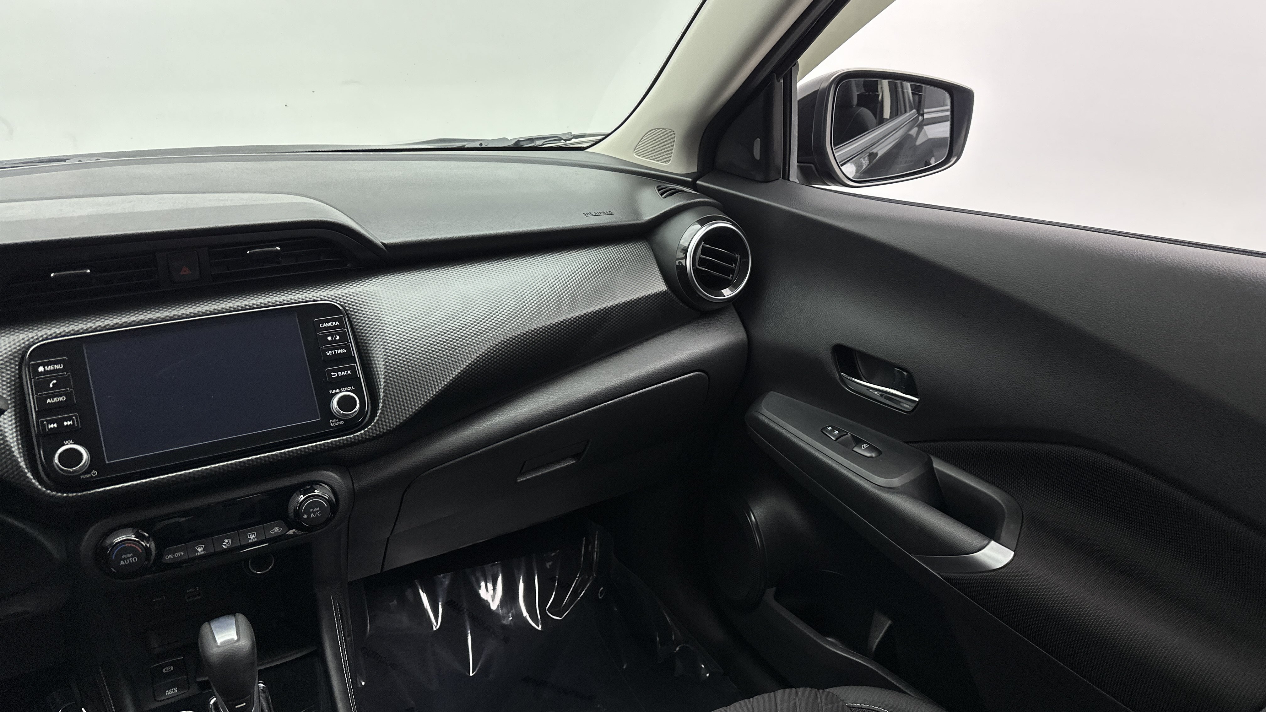 Used 2021 Nissan Kicks SV FWD image 31