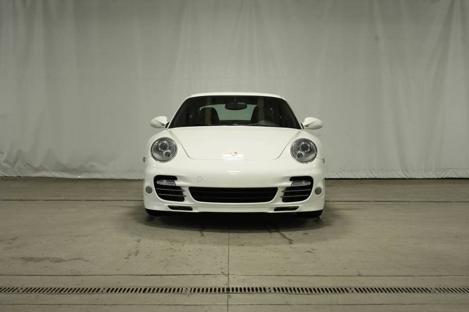 Used 2013 Porsche 911 Turbo S image 10