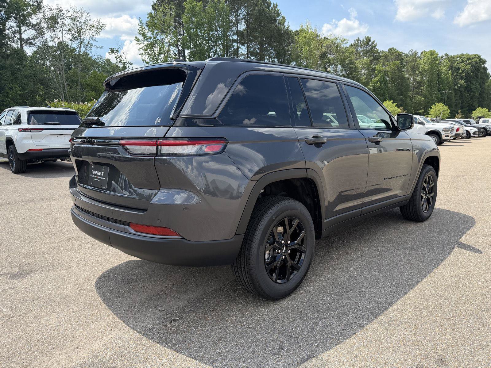 New 2026 Jeep Grand Cherokee Altitude RWD image 6