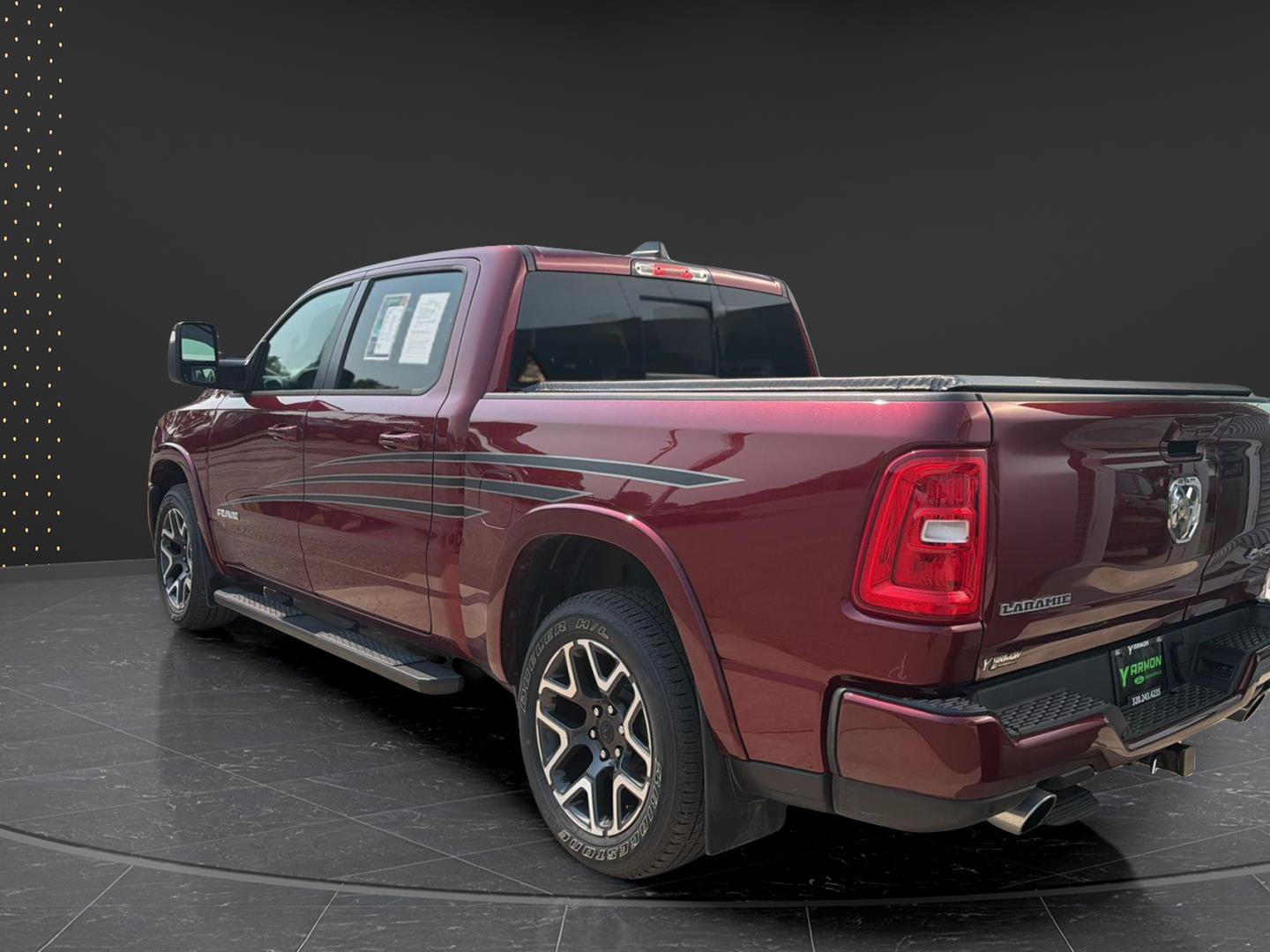Used 2025 RAM 1500 Laramie AWD/4WD image 7