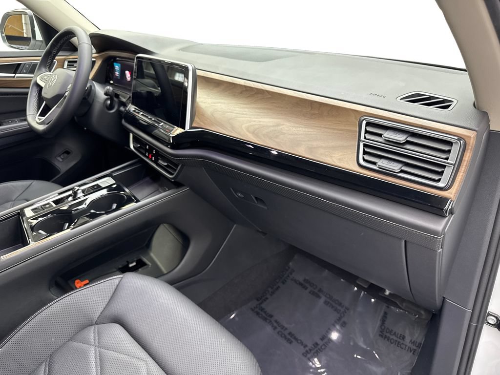 Used 2024 Volkswagen Atlas SE w/ Panoramic Sunroof Package FWD image 56