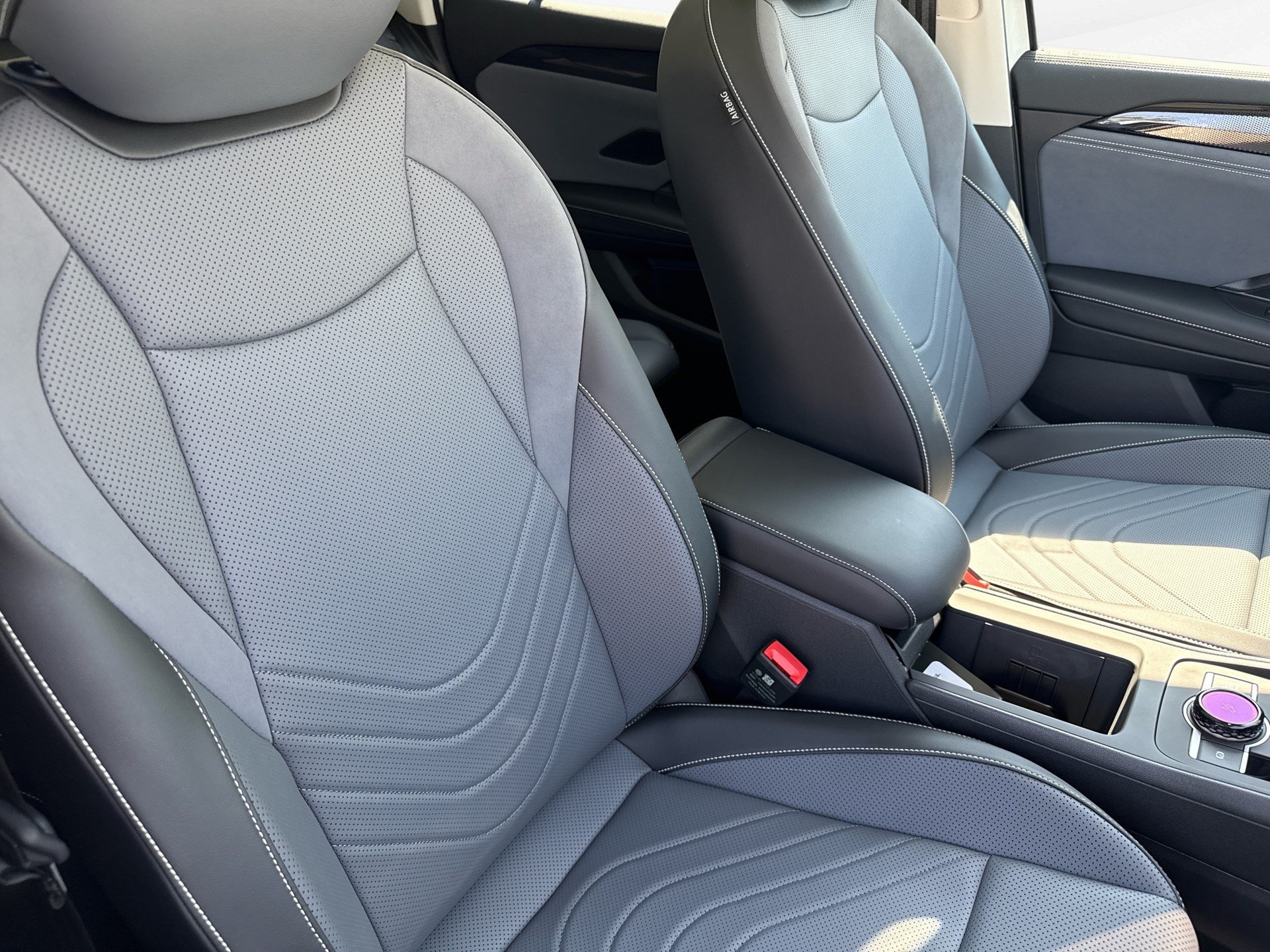 New 2026 Volkswagen Tiguan SE FWD image 25