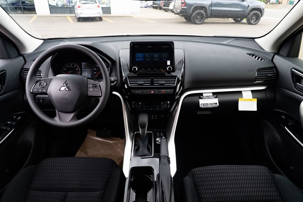 New 2026 Mitsubishi Eclipse Cross LE AWD/4WD image 8