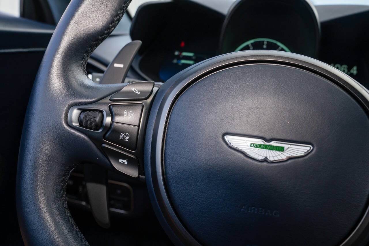 Used 2020 Aston Martin V8 Vantage Coupe RWD image 53