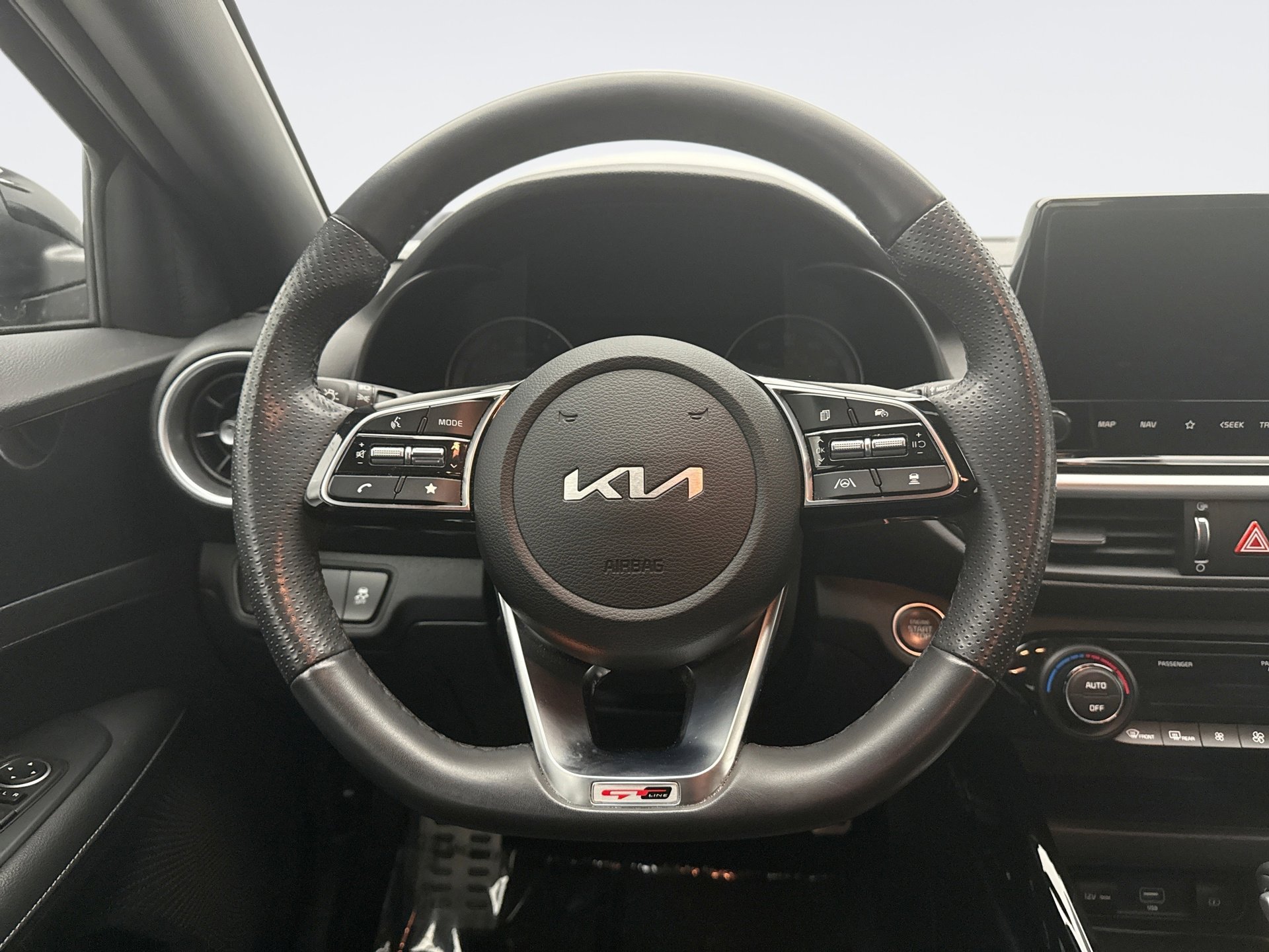 Used 2023 Kia Forte GT-Line w/ GT-Line Technology Package image 12