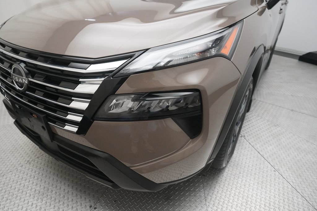 Certified 2024 Nissan Rogue SV w/ SV Premium Package image 23