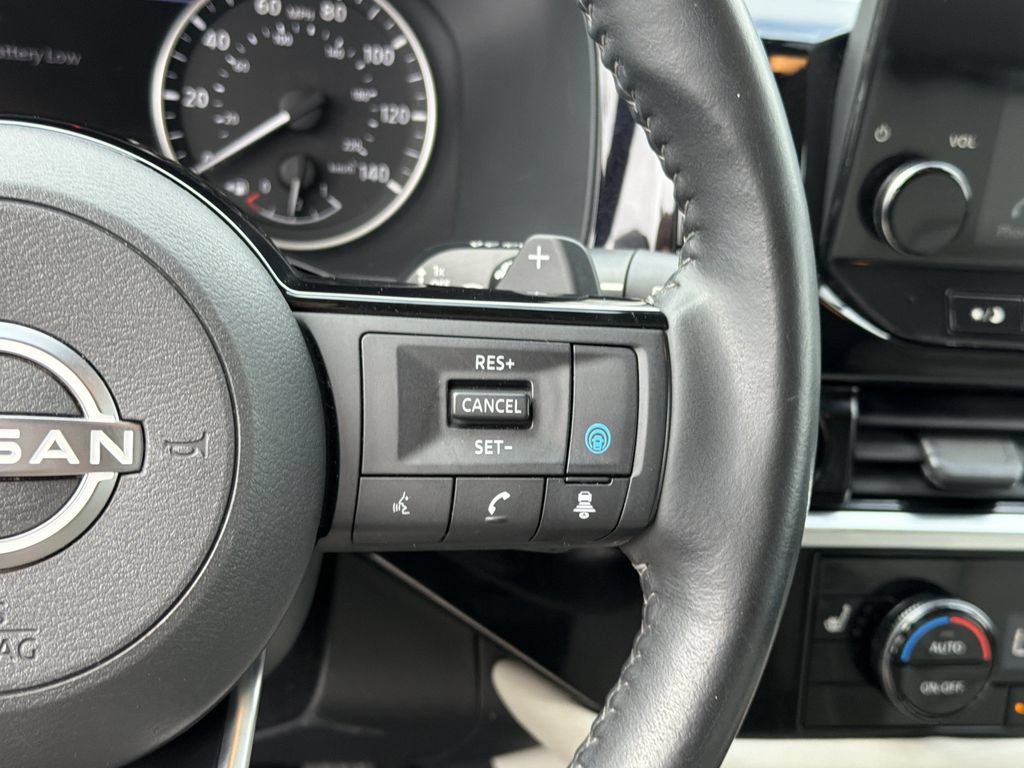 Used 2022 Nissan Pathfinder SL AWD/4WD image 28