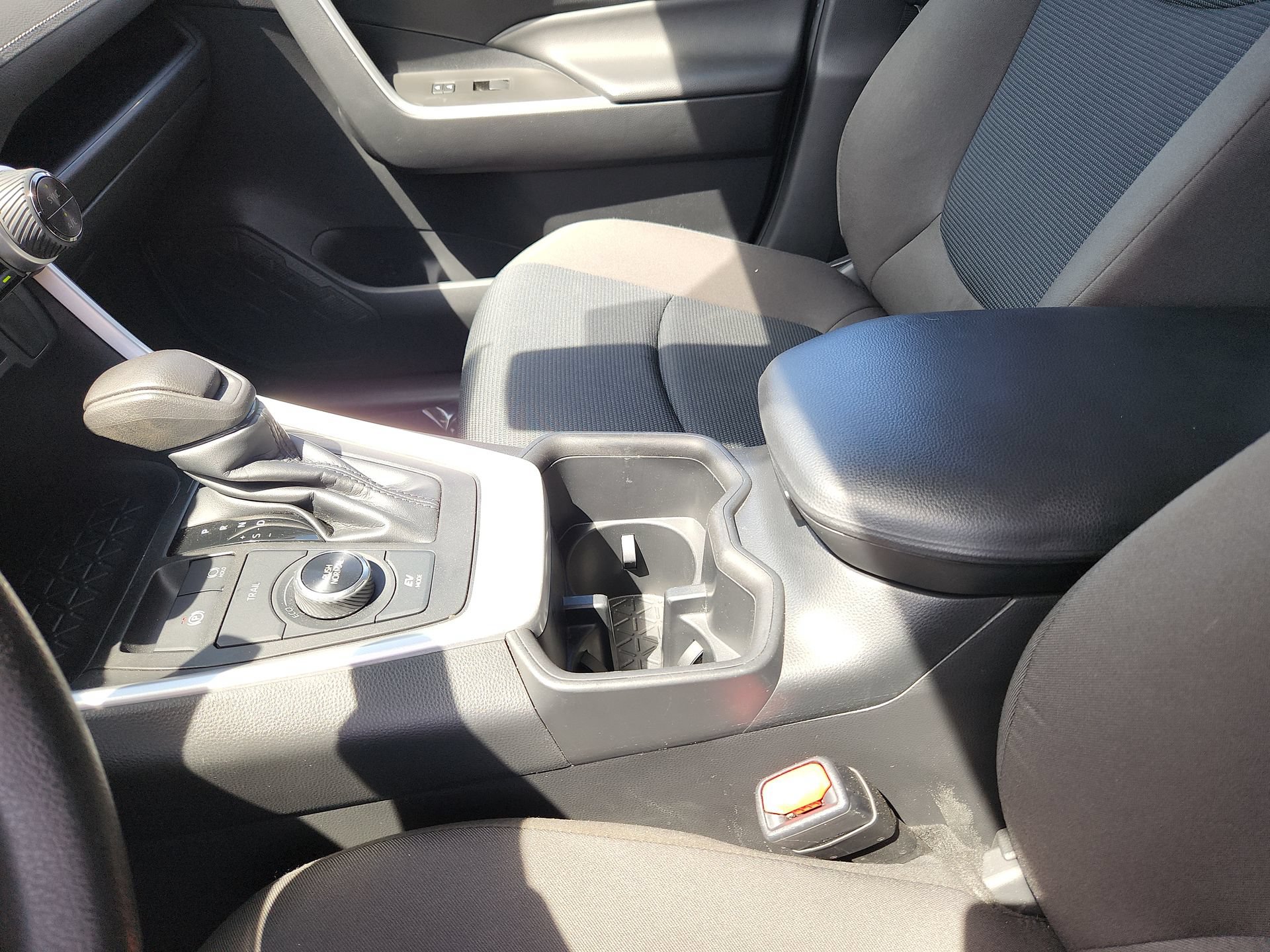 Used 2023 Toyota RAV4 LE AWD/4WD image 22