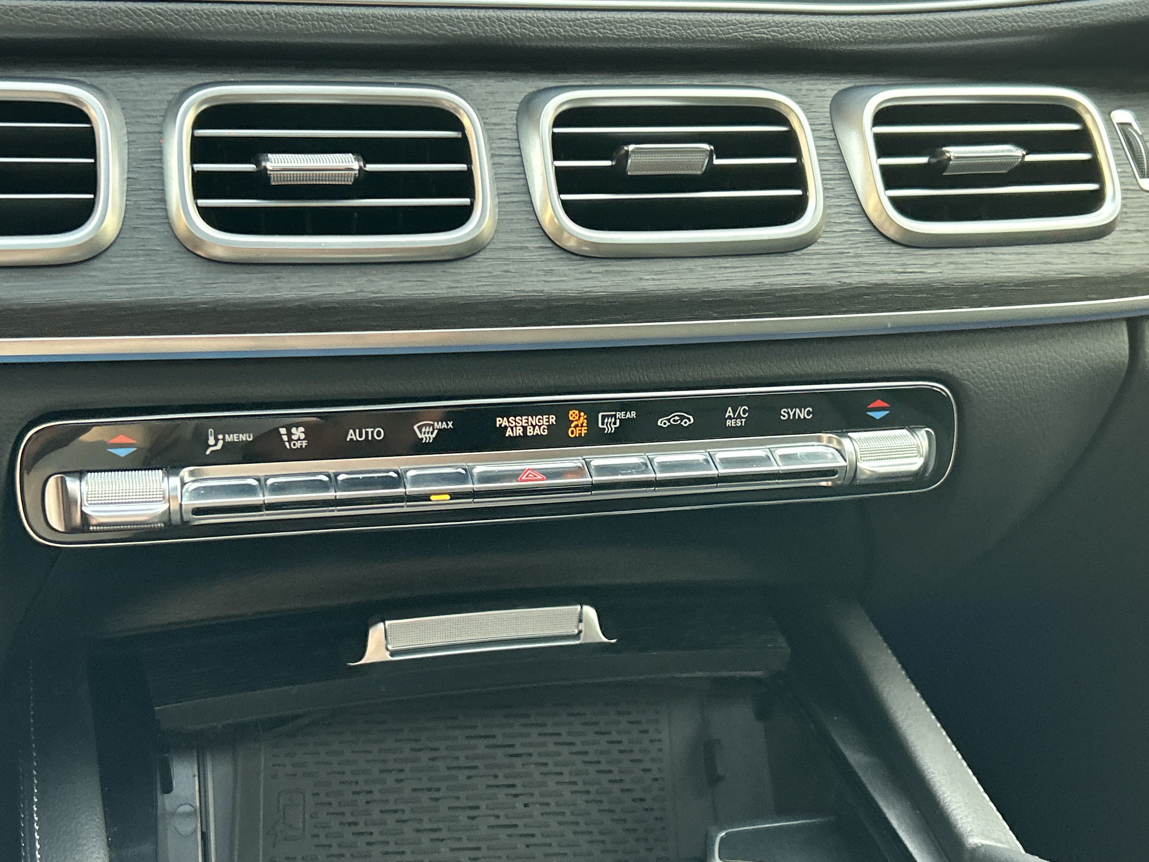 Certified 2025 Mercedes-Benz GLE 350 4MATIC image 33