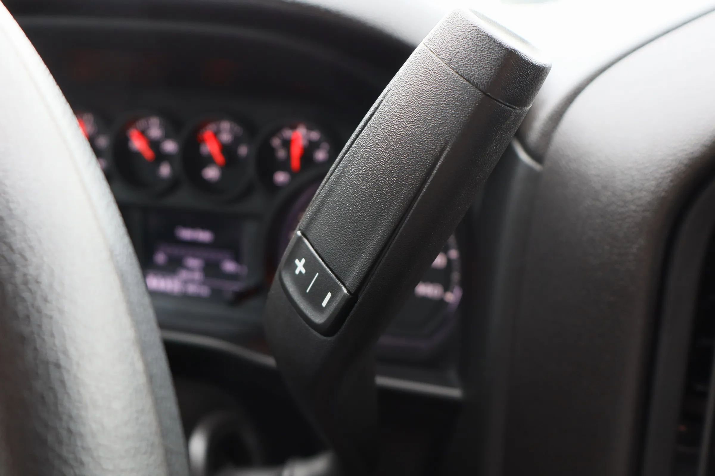 Used 2025 Chevrolet Silverado 2500 Custom w/ Custom Value Package image 17