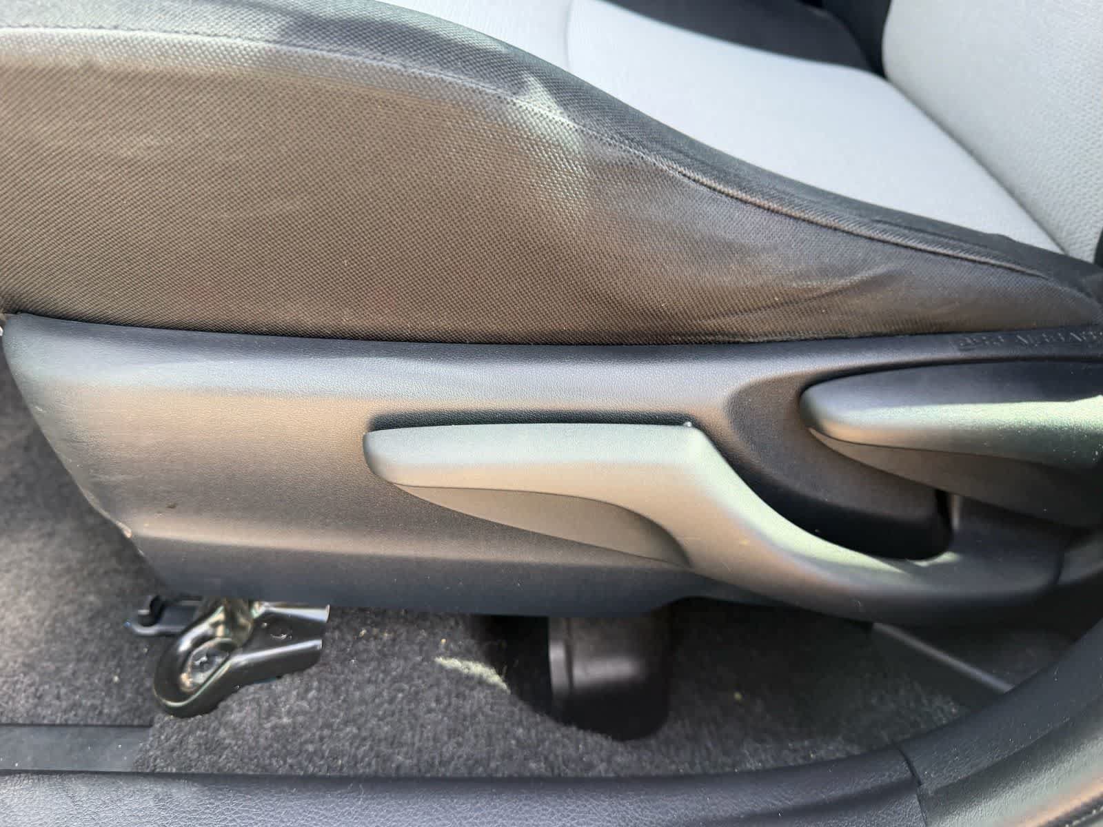 Used 2012 Toyota Yaris LE FWD image 22