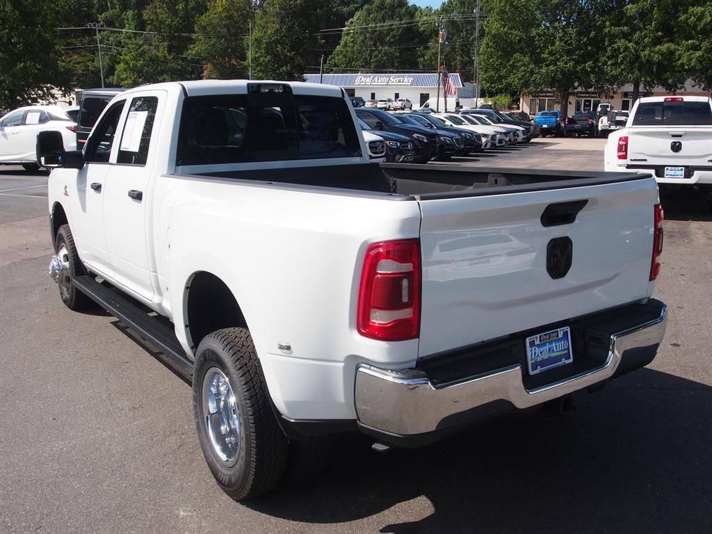 Used 2024 RAM 3500 Tradesman w/ Chrome Appearance Group image 3