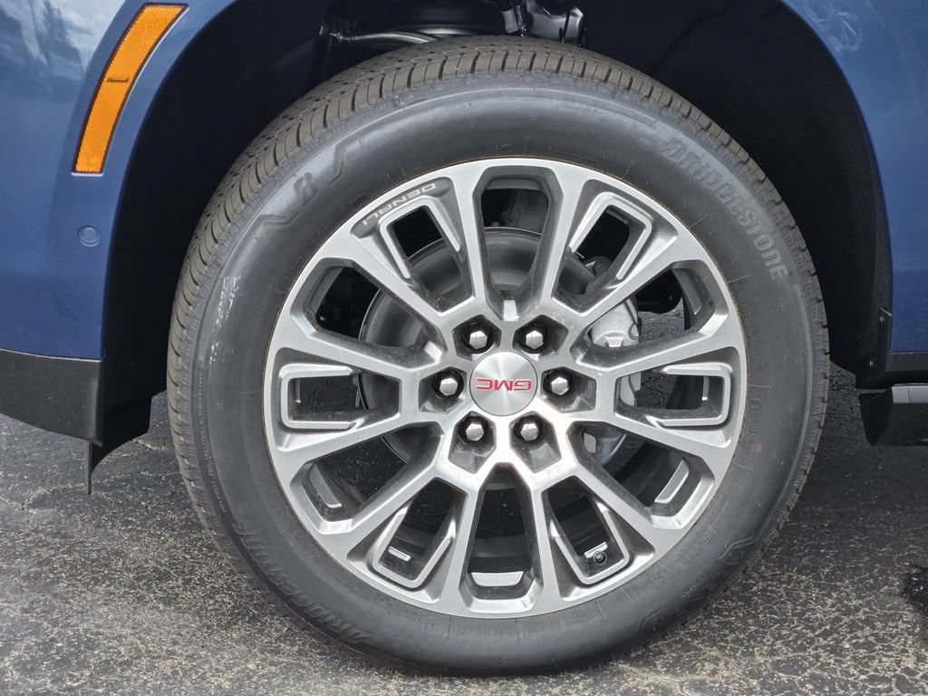 New 2026 GMC Yukon XL Denali w/ Denali Reserve Package AWD/4WD image 7