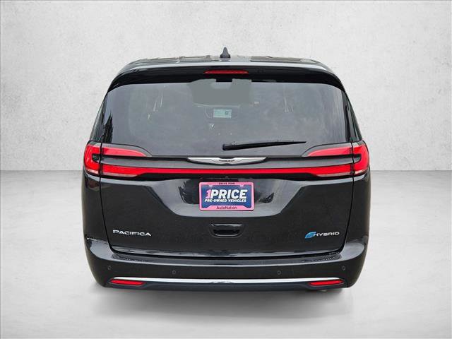 Used 2024 Chrysler Pacifica Select image 7