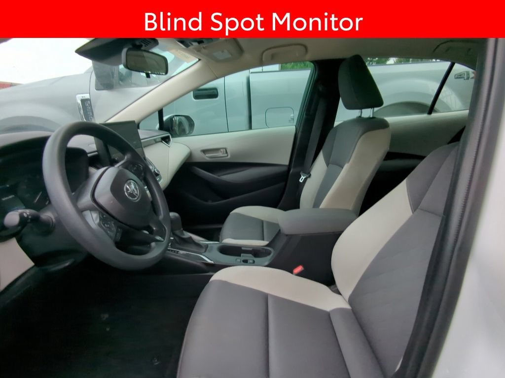 Used 2025 Toyota Corolla LE FWD image 6