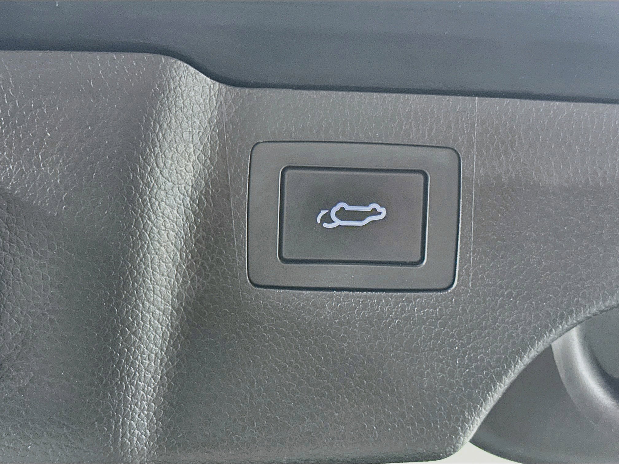 Used 2017 Hyundai Santa Fe Sport w/ 2.4L Tech Package 04 FWD image 30