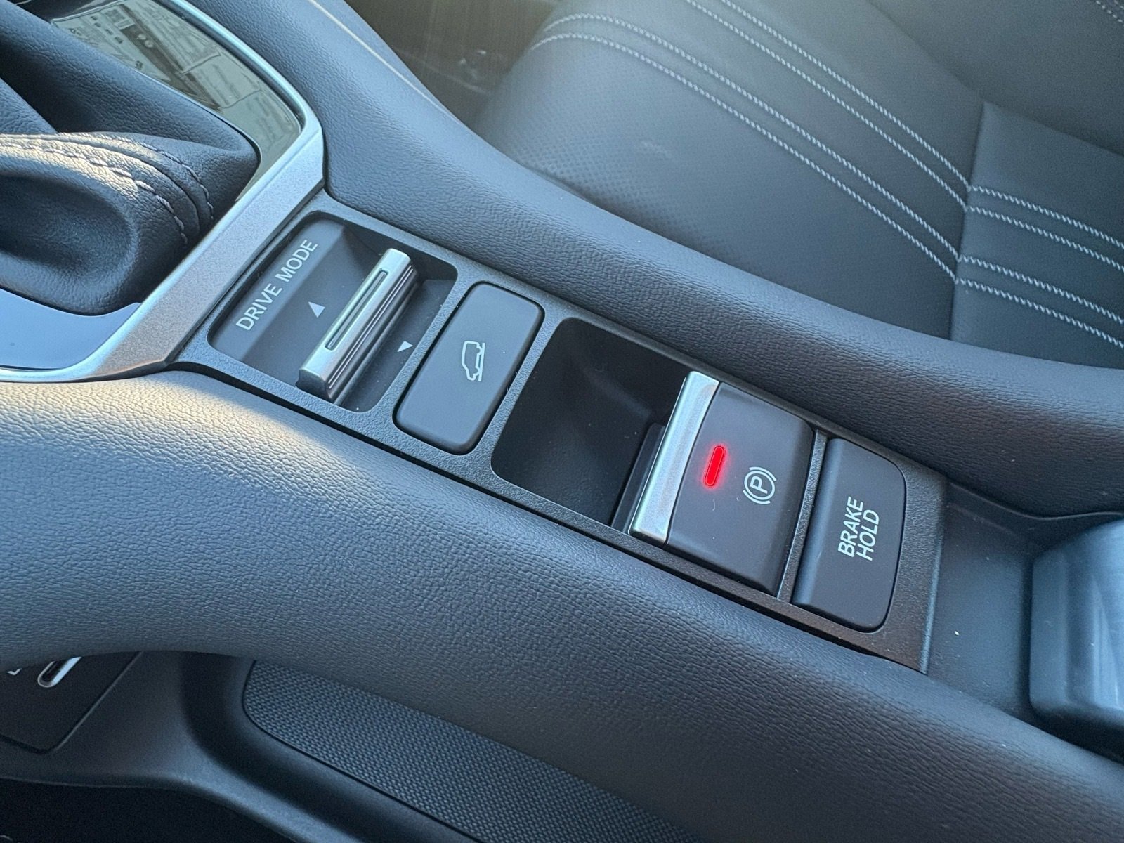 New 2026 Honda HR-V EX-L image 32