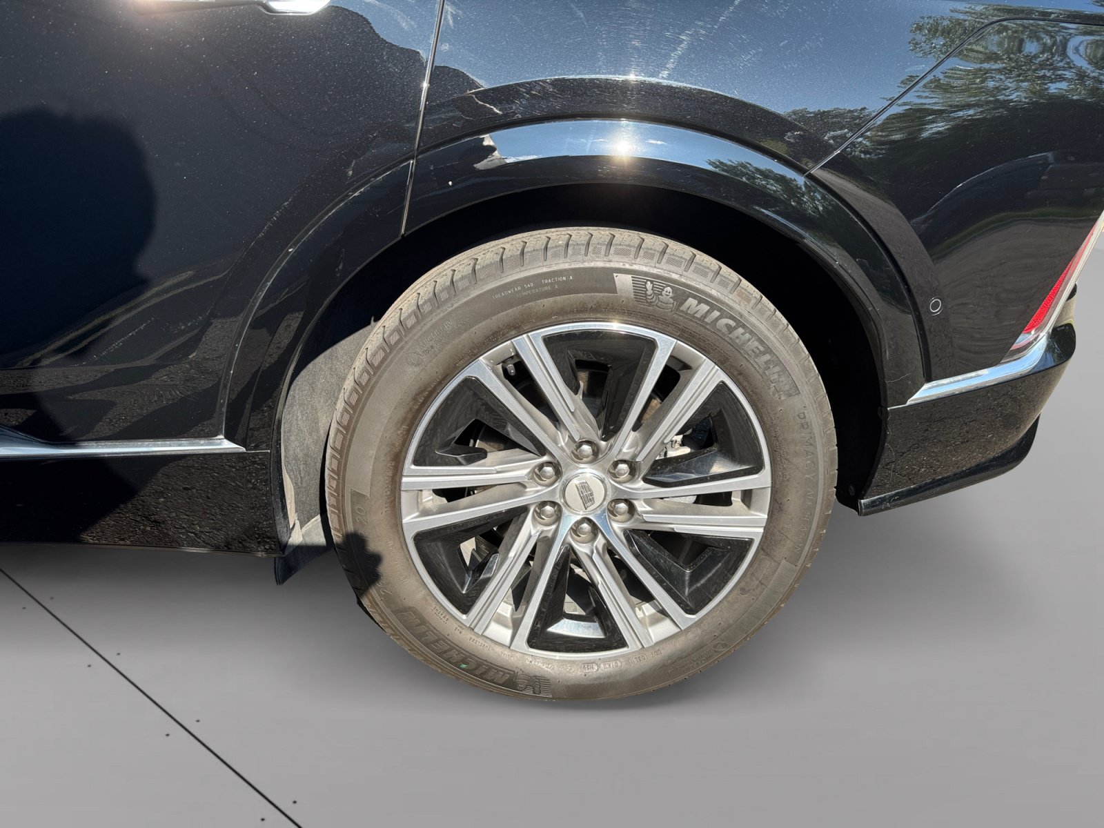 Used 2024 Cadillac Lyriq Luxury AWD/4WD image 15