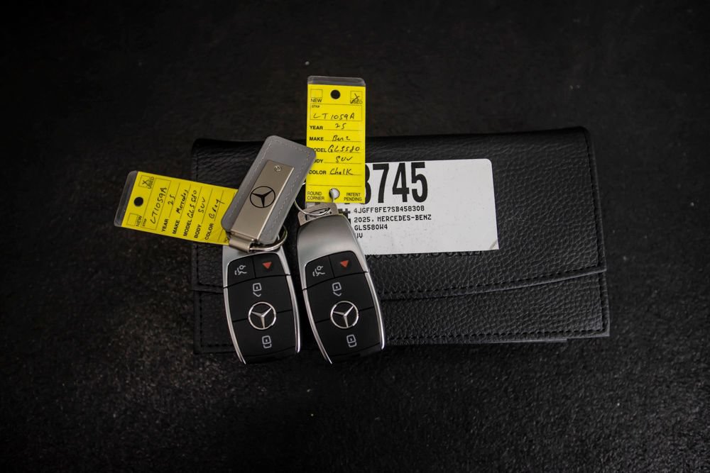 Used 2025 Mercedes-Benz GLS 580 4MATIC image 50