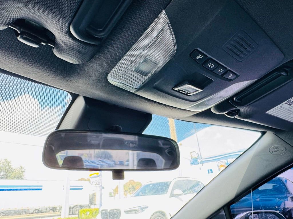 Used 2020 Toyota Corolla SE image 19