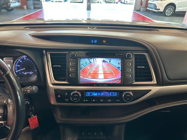 Certified 2019 Toyota Highlander Plus AWD/4WD image 17