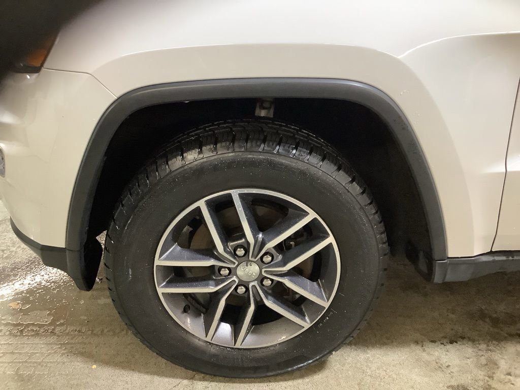 Certified 2018 Jeep Grand Cherokee Limited image 12