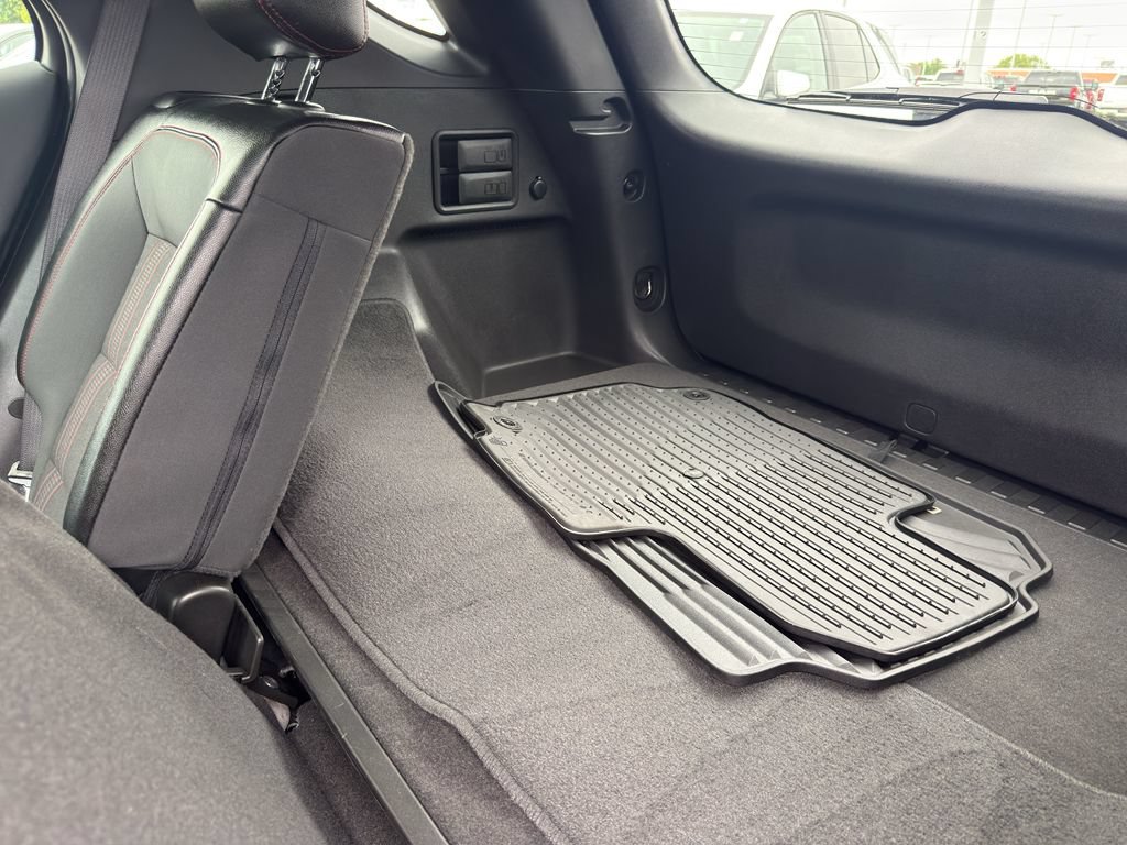 Certified 2023 Chevrolet Equinox RS FWD image 34