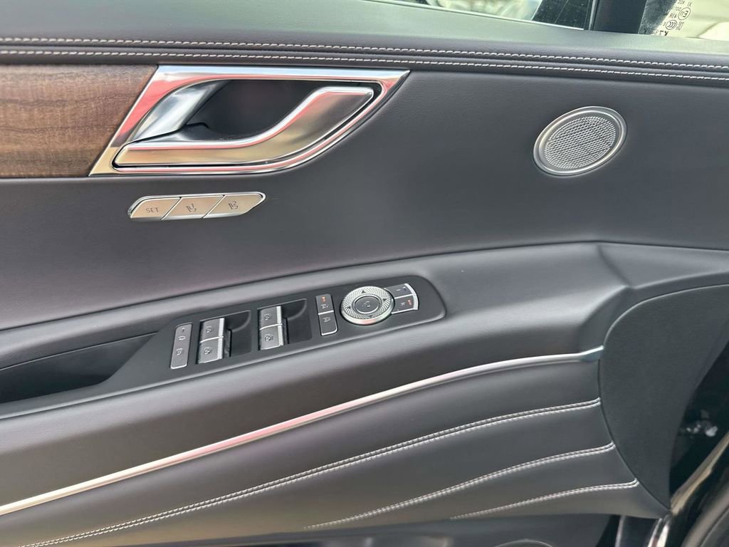 Used 2025 Genesis GV80 2.5T Select image 26