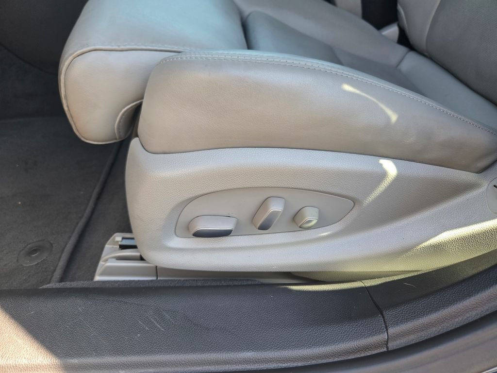 Used 2014 Cadillac XTS Luxury FWD image 17