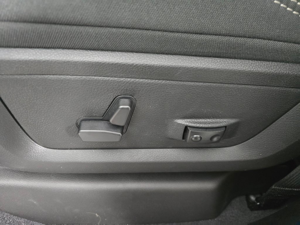New 2026 RAM 3500 Big Horn AWD/4WD image 22