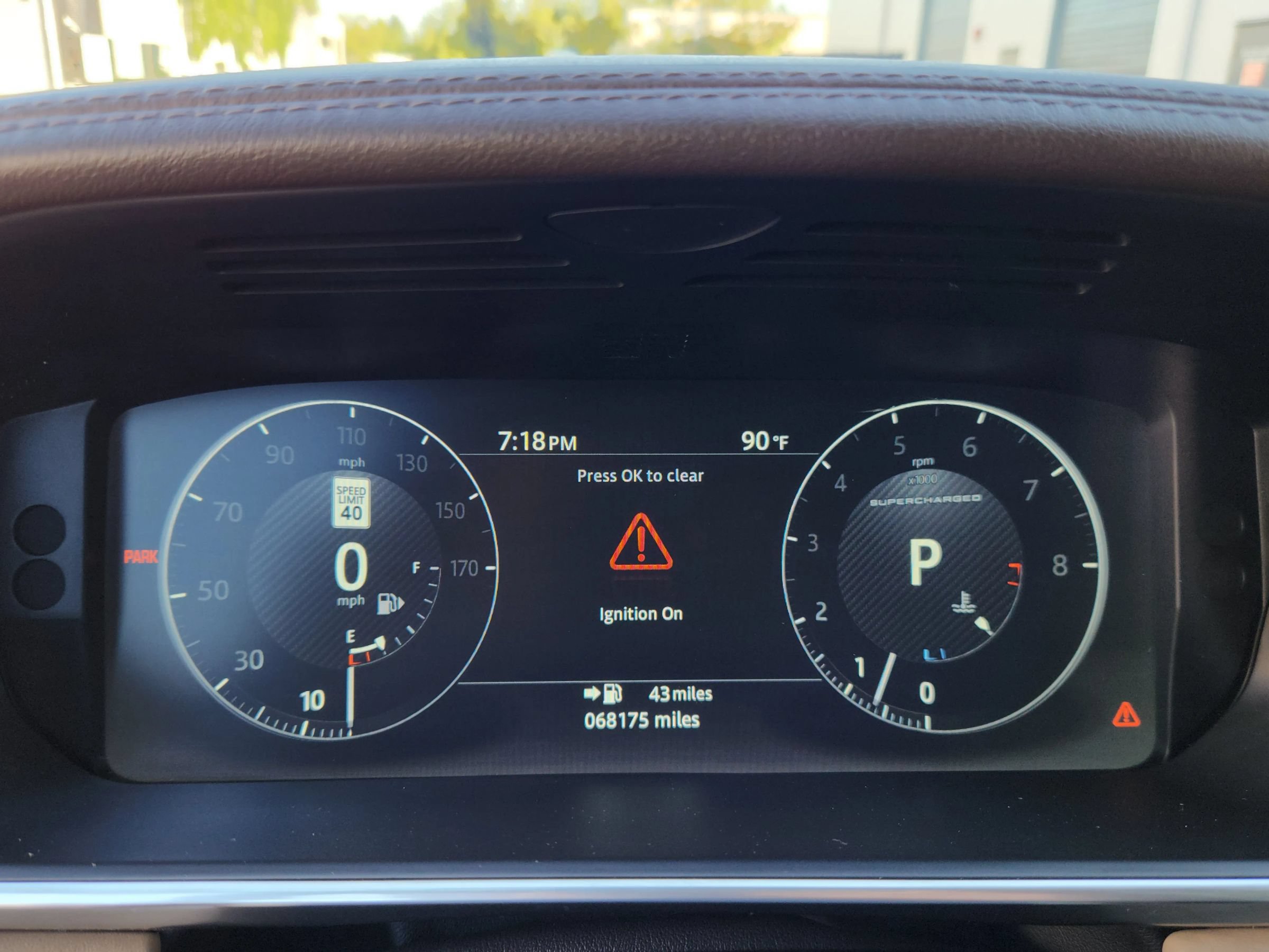 Used 2017 Land Rover Range Rover Supercharged AWD/4WD image 11