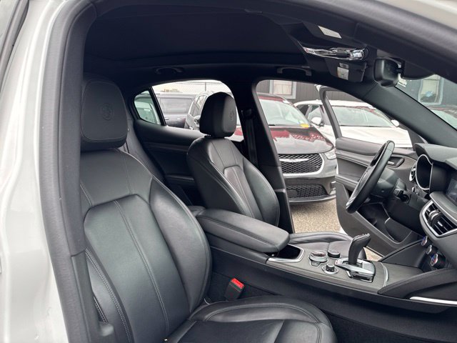 Used 2023 Alfa Romeo Stelvio Ti AWD/4WD image 37