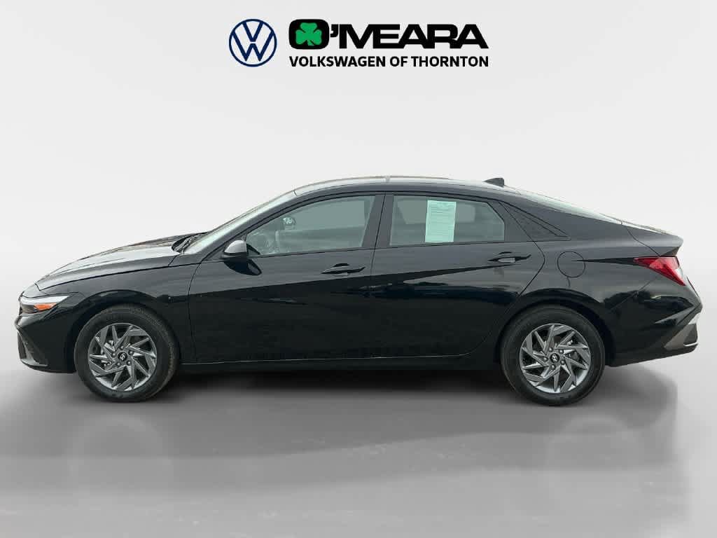Used 2026 Hyundai Elantra Hybrid FWD image 2