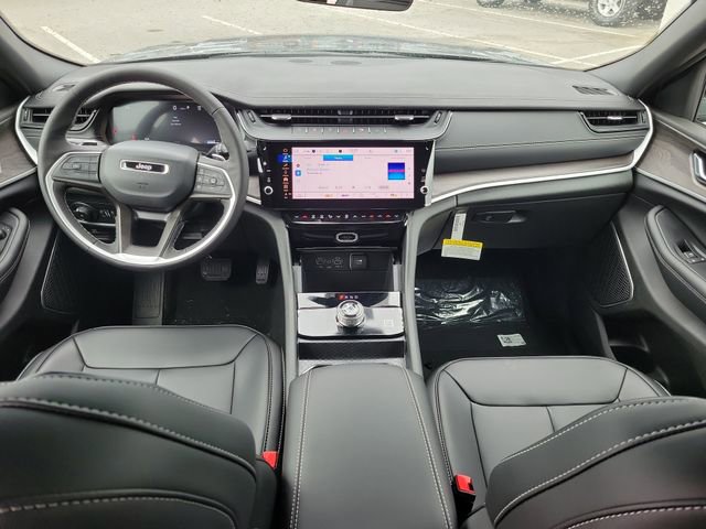 Used 2026 Jeep Grand Cherokee Limited image 12