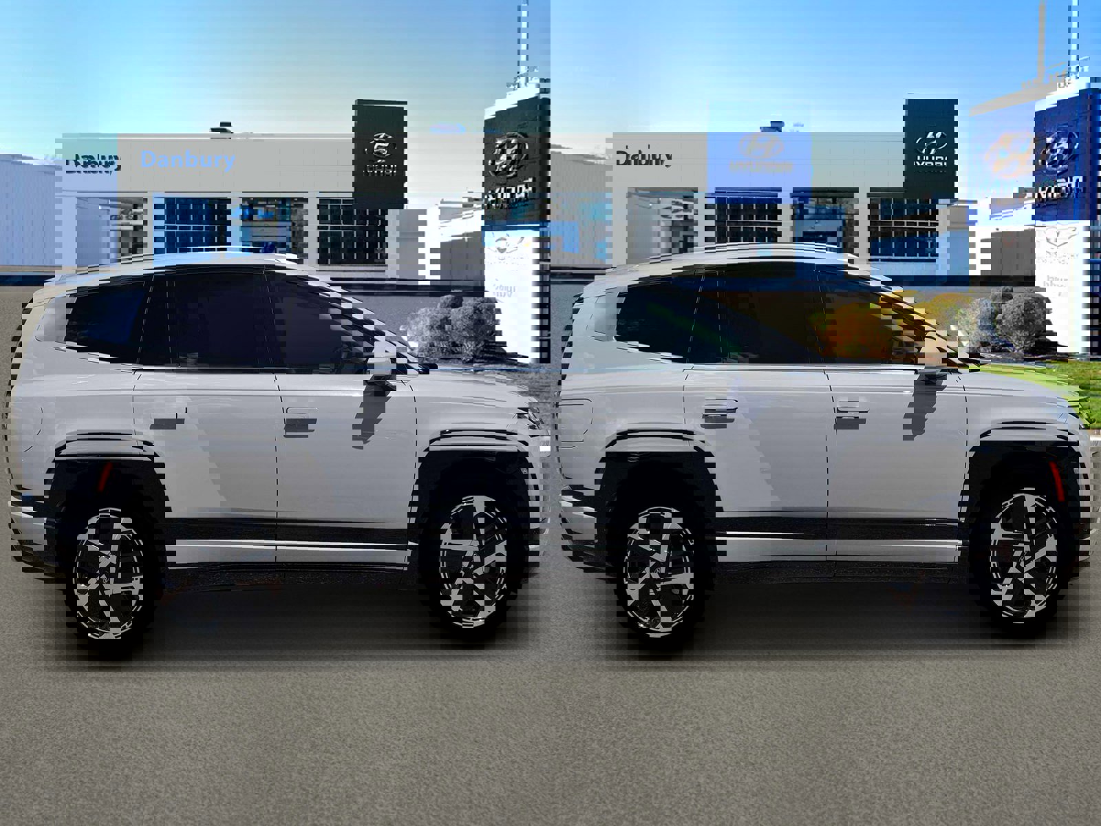 New 2026 Hyundai Ioniq 9 Limited w/ Tow & Go Package image 9