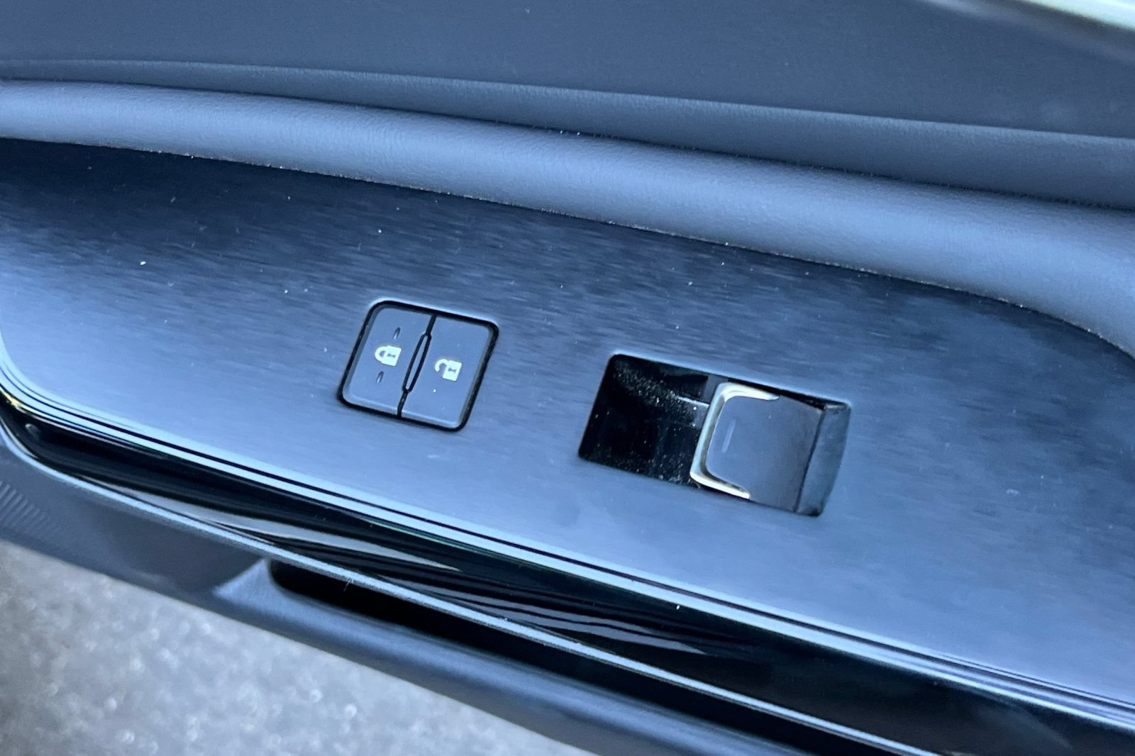 Used 2024 Lexus ES 350 F Sport w/ Accessory Package (Z2) FWD image 22