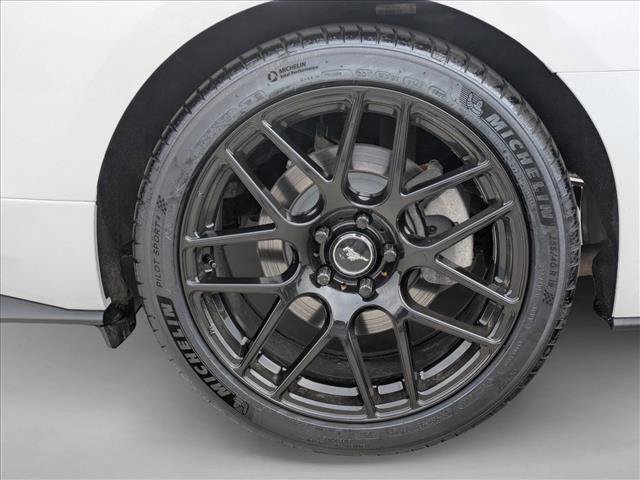 Used 2022 Ford Mustang Premium RWD image 9