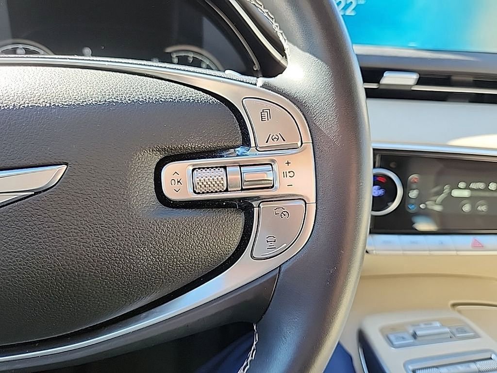 Used 2023 Genesis GV70 2.5T Select w/ Select Package image 9