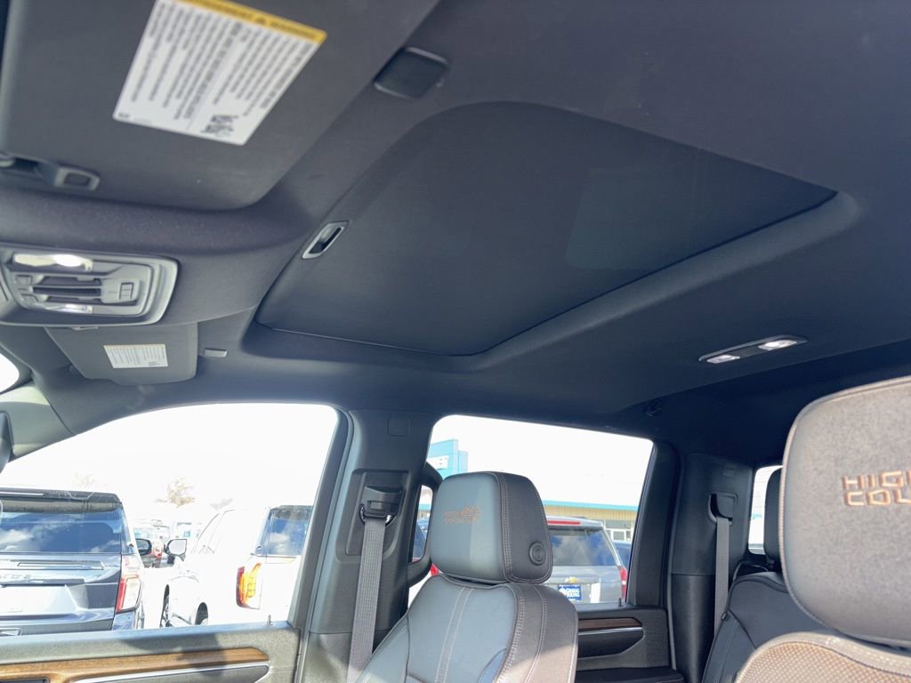 Used 2024 Chevrolet Silverado 2500 High Country w/ High Country Premium Package AWD/4WD image 29
