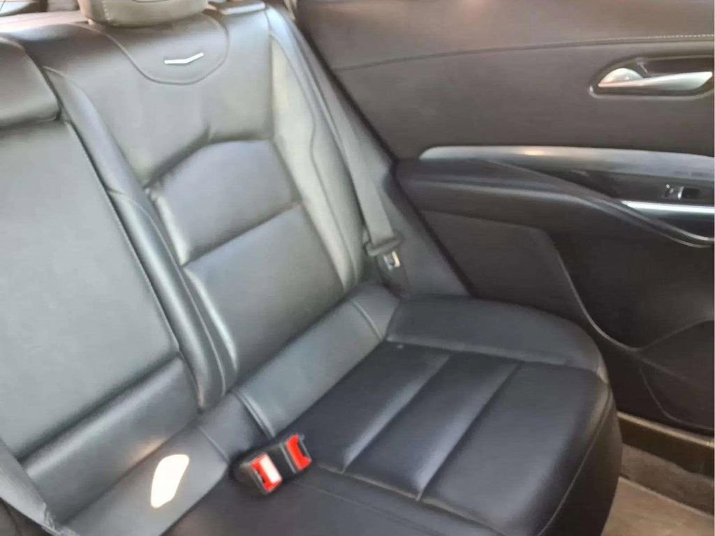 Used 2025 Cadillac XT4 Premium Luxury FWD image 18