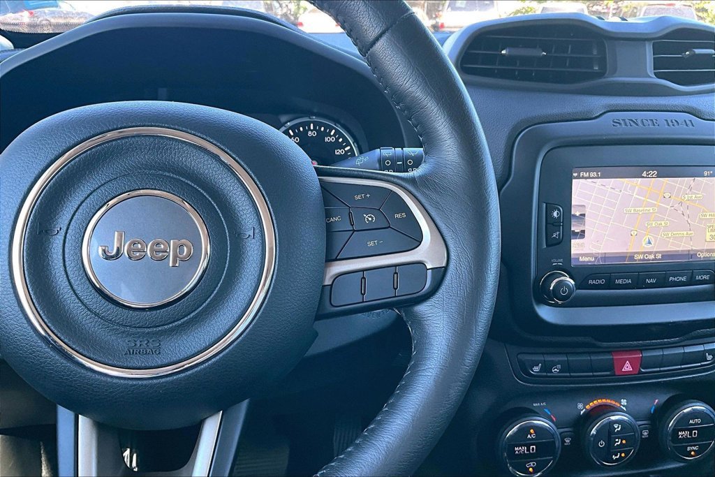 Used 2015 Jeep Renegade Latitude w/ Popular Equipment Group AWD/4WD image 25