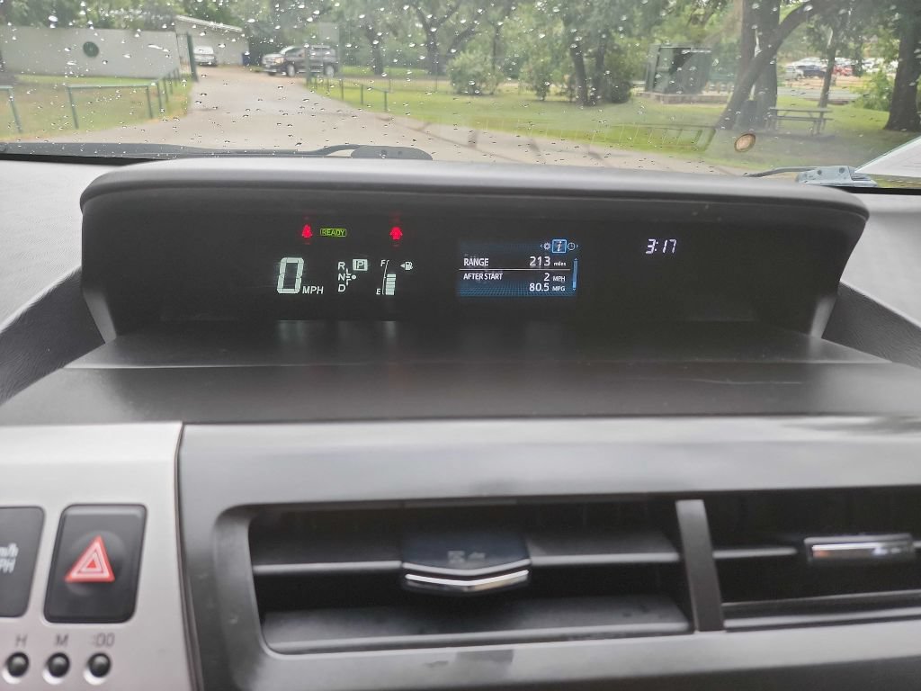 Used 2015 Toyota Prius V Four FWD image 13