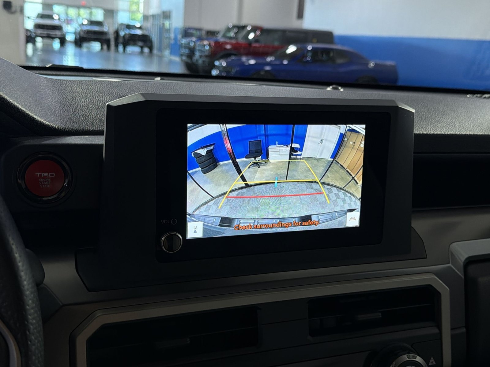 Used 2025 Toyota Tacoma TRD Off-Road AWD/4WD image 29