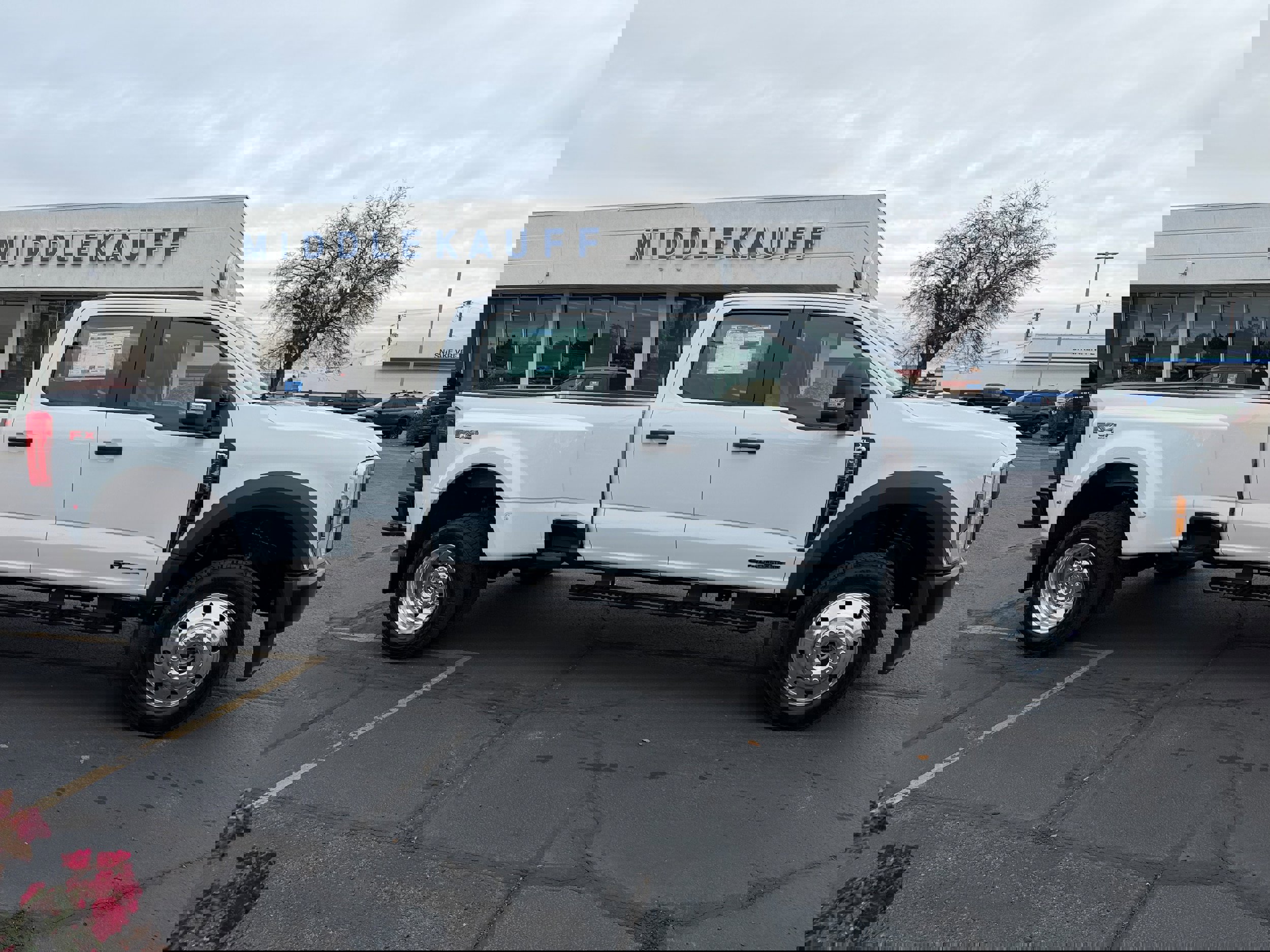 New 2026 Ford F450 XL w/ XL Driver Assist Package AWD/4WD image 2
