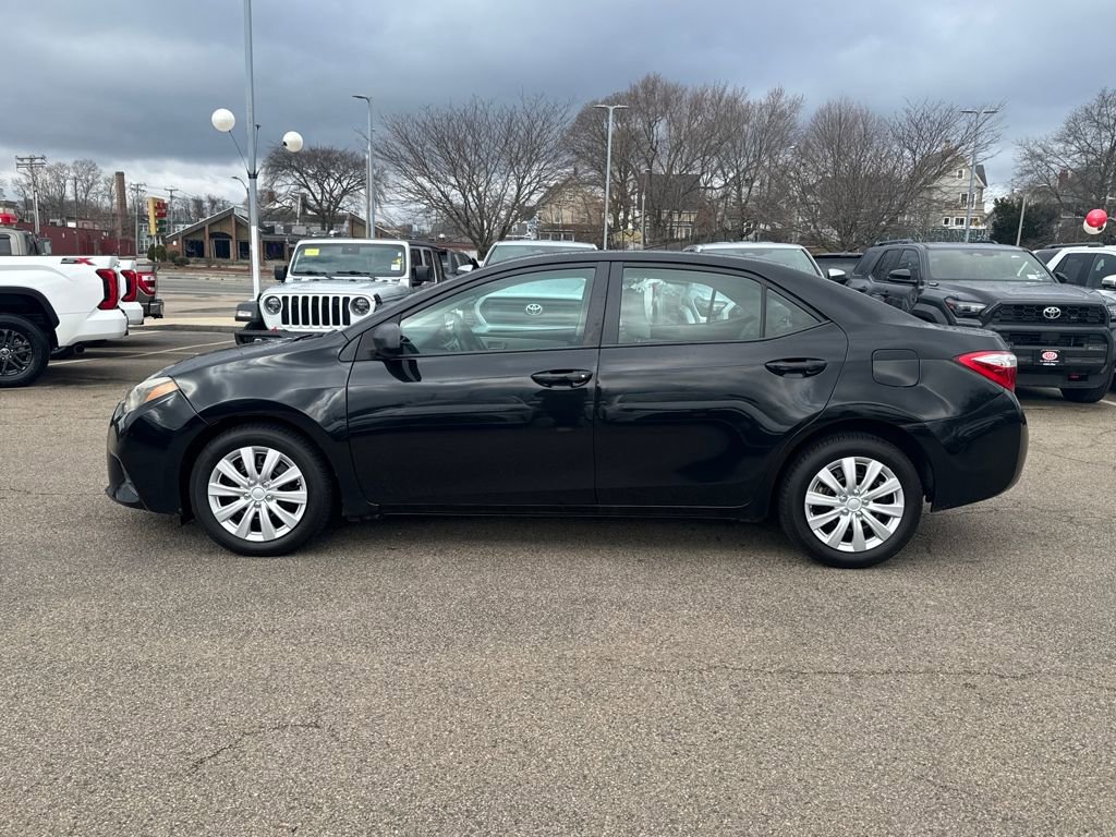 Used 2015 Toyota Corolla LE image 4
