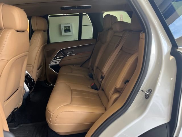 Certified 2025 Land Rover Range Rover SE AWD/4WD image 11