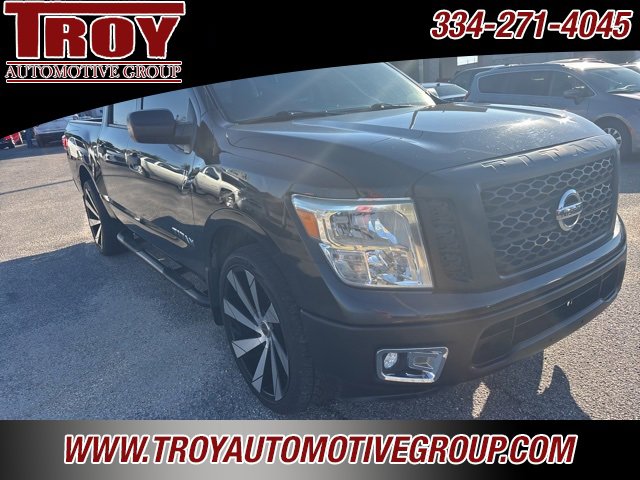 Used 2017 Nissan Titan S image 9