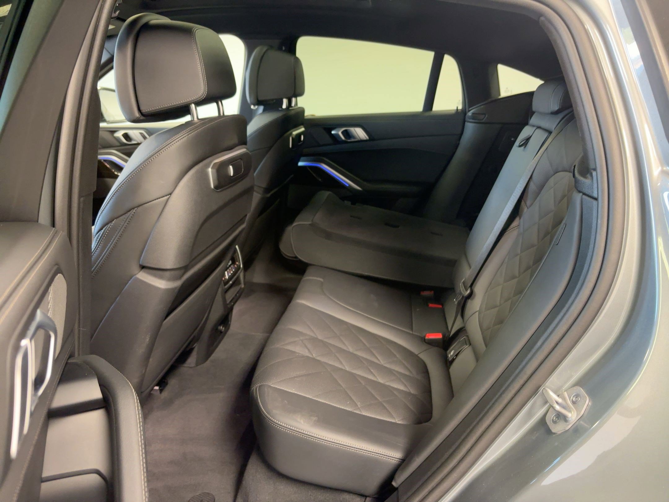 Certified 2024 BMW X6 xDrive40i image 13