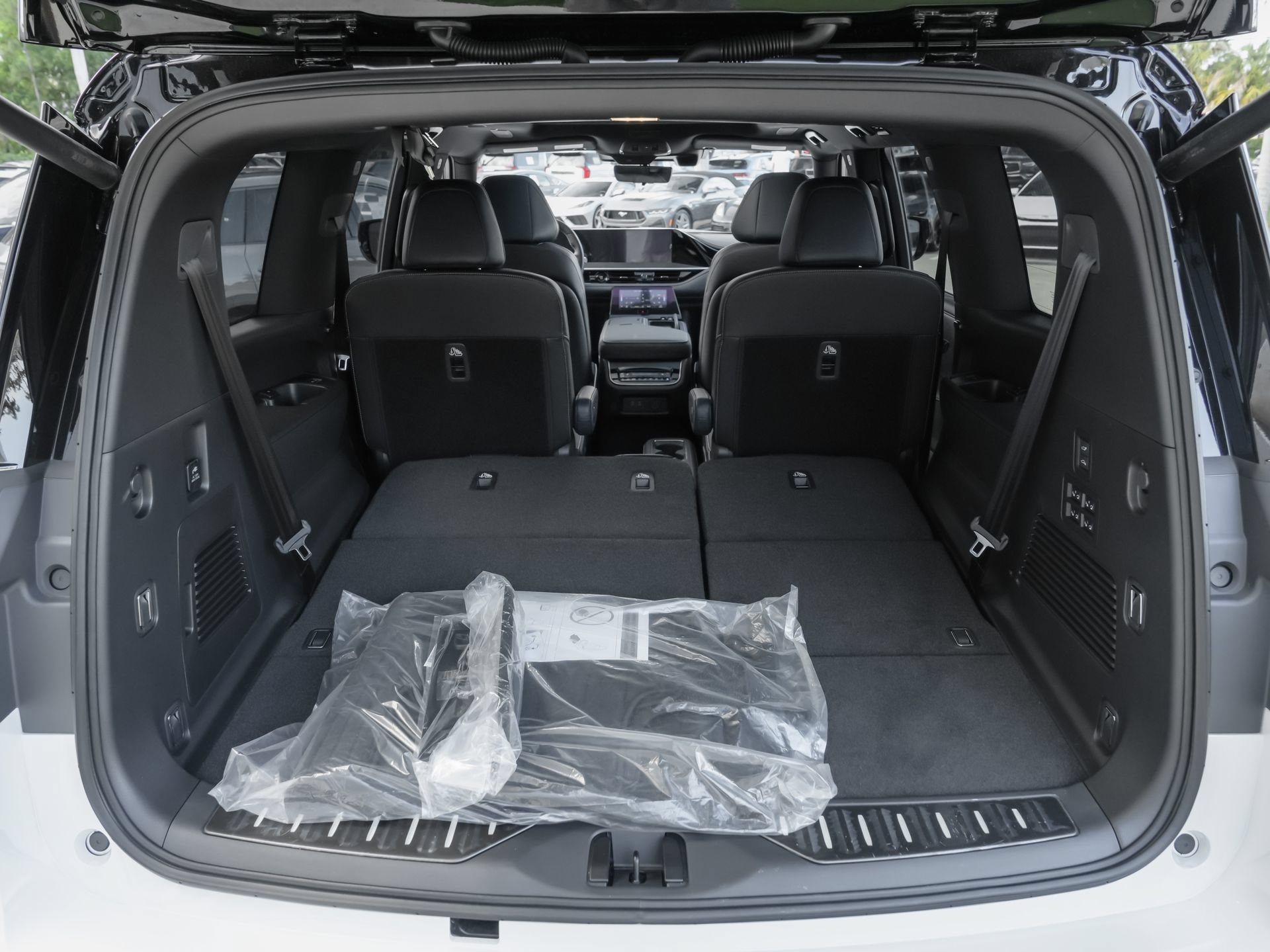 Certified 2026 INFINITI QX80 4WD image 40